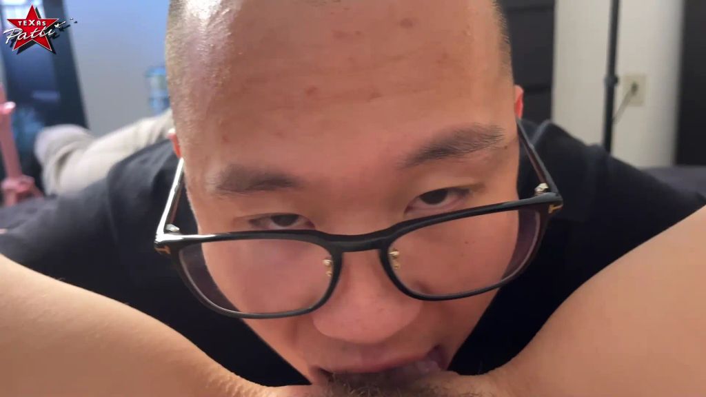 sexy foto nr. 4 von Sein erster Squirt. Voll in die Fresse