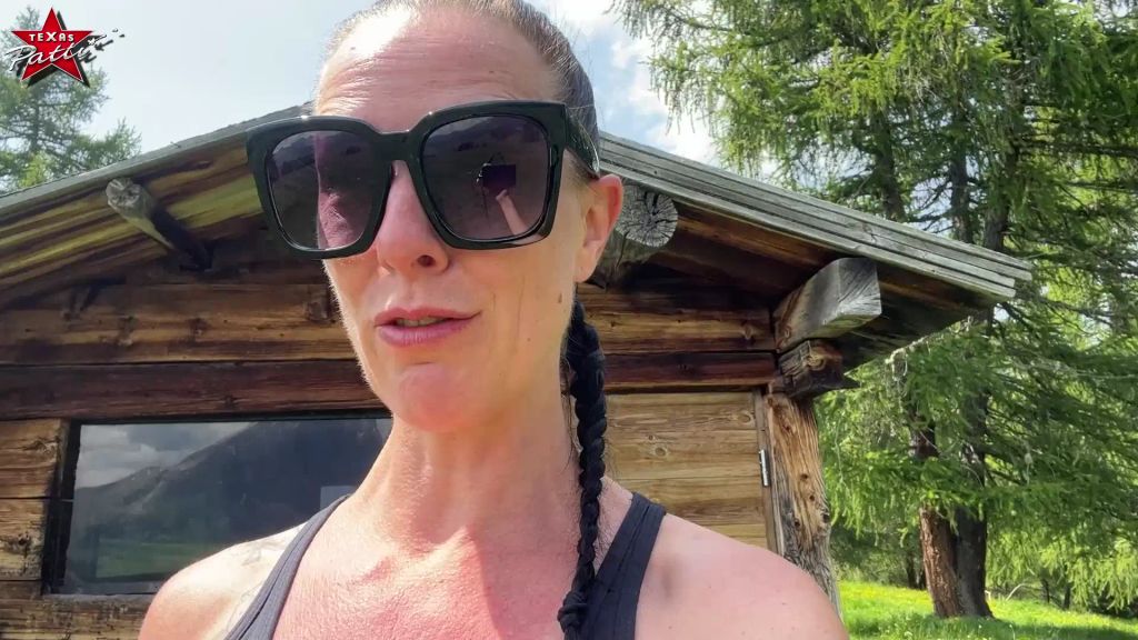 sexy foto nr. 3 von Die Alm ruft. Outdoor-Piss