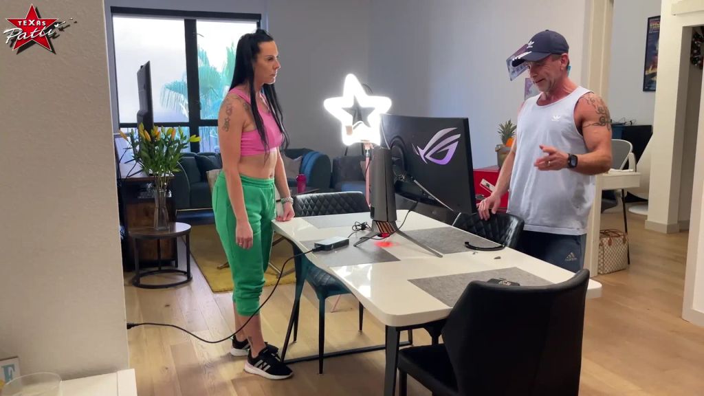 sexy foto nr. 3 von OMG! Lieferant schrottet meinen neuen Monitor