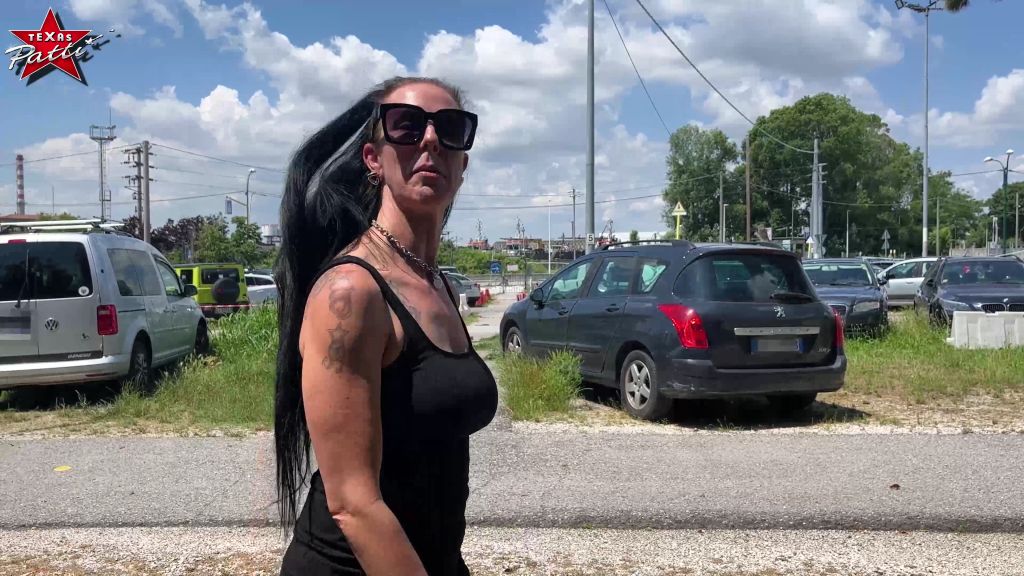 sexy foto nr. 2 von Public Piss