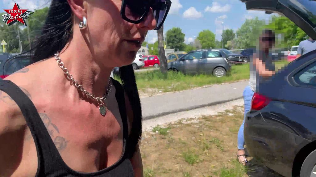 sexy foto nr. 3 von Public Piss