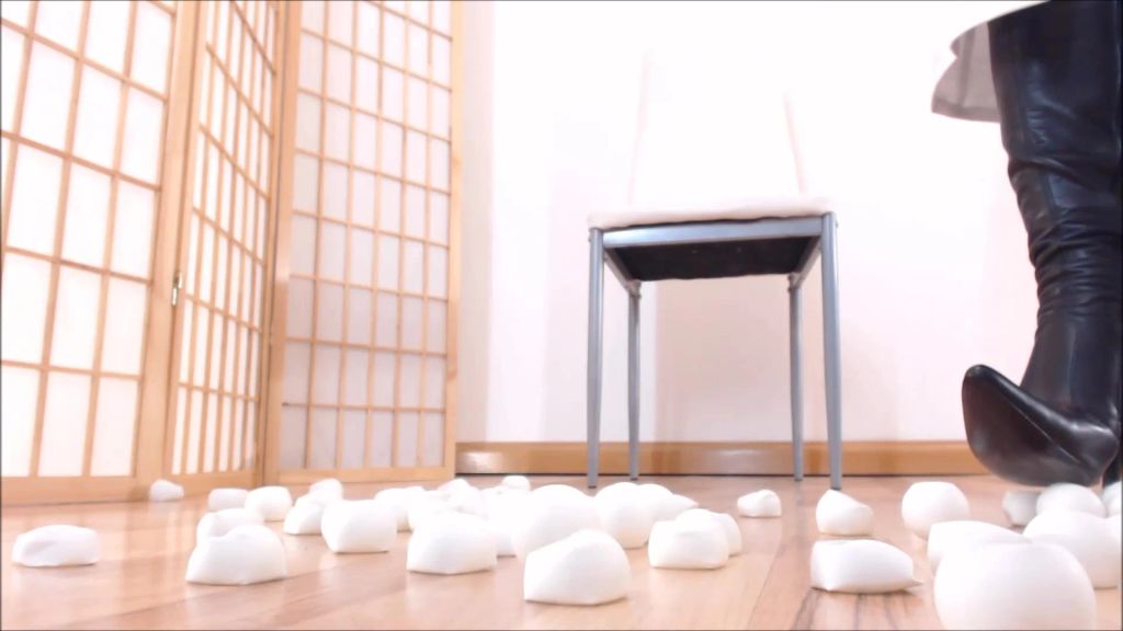 Vorschaubild 10 zum Video „Dr. Giantess in deinem Gehirn“