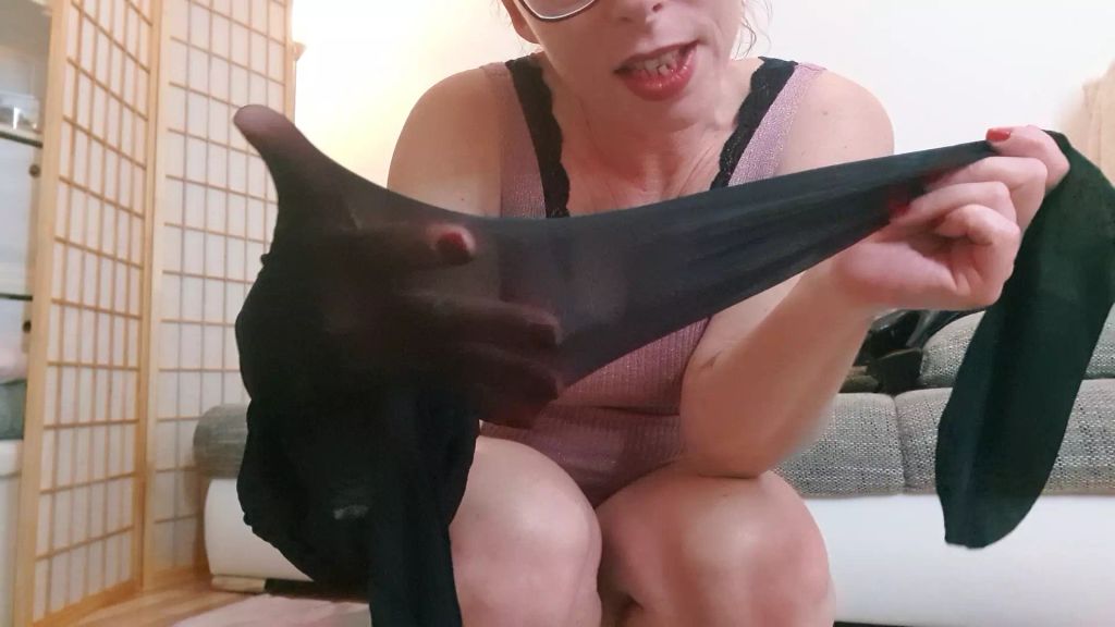 Vorschaubild 1 zum Video „Nylon Crush - So viel ist mir dein Geschenk wert“