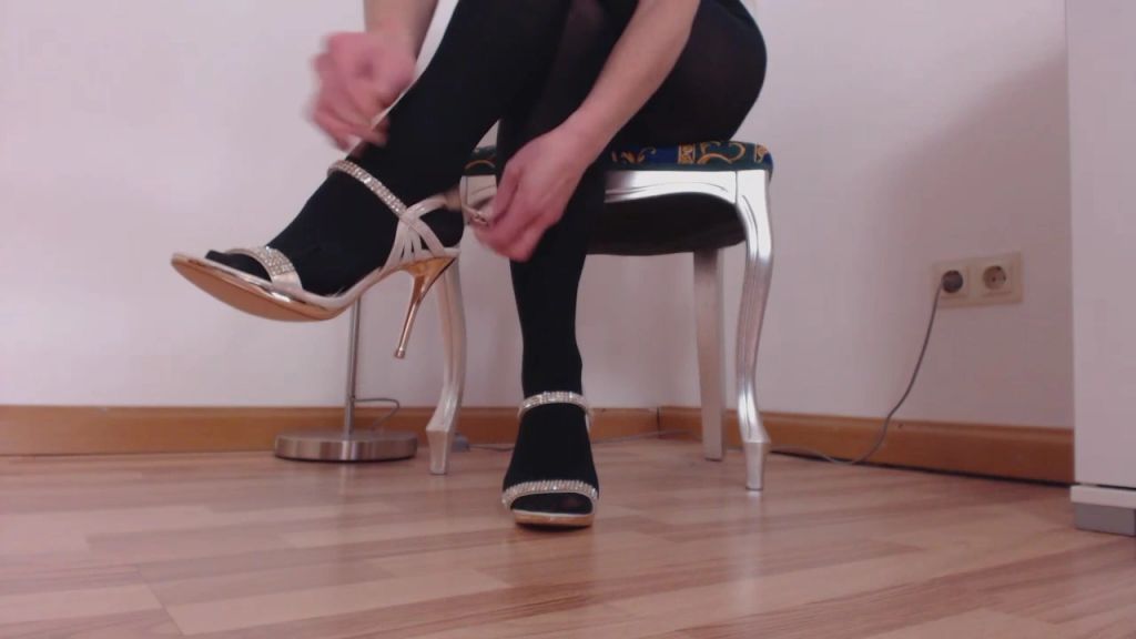 Vorschaubild 8 zum Video „Tragevideo Nyloncatsuite“