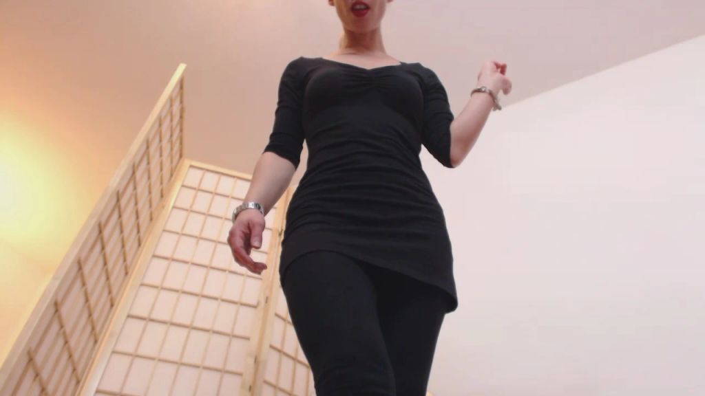 Vorschaubild 9 zum Video „Giantess - Weltherrschaft“