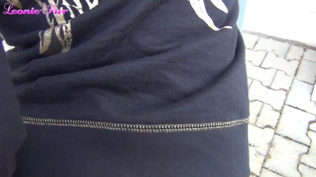 sexy foto nr. 3 von Quicky! Kumpel bohrt sich in meine enge Muschi!