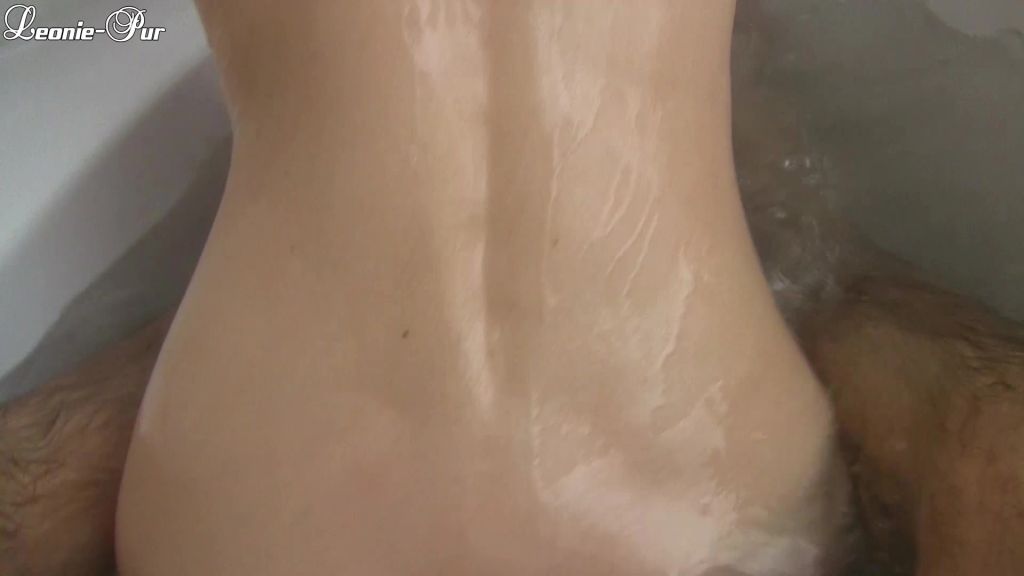 sexy foto nr. 2 von Peinlich xD Angetrunken mit Kumpel in der Badewanne