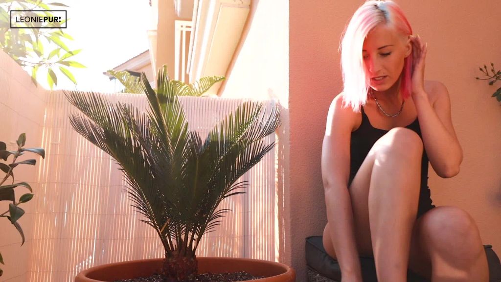 sexy foto nr. 3 von Pssst! Sonst hört mich noch der Nachbar!