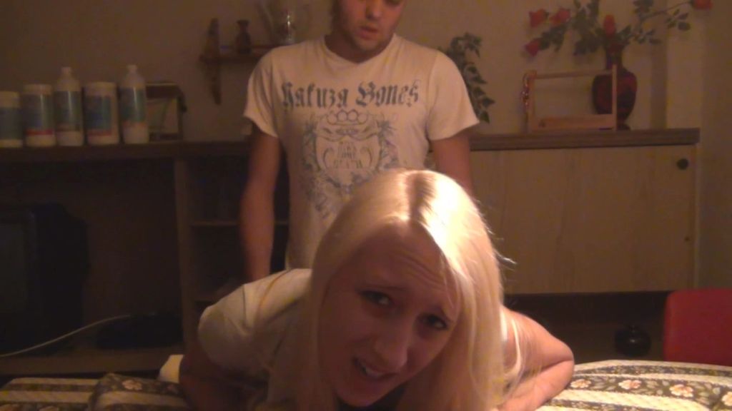 sexy foto nr. 3 von Heimlich beim Nachbarn gefickt