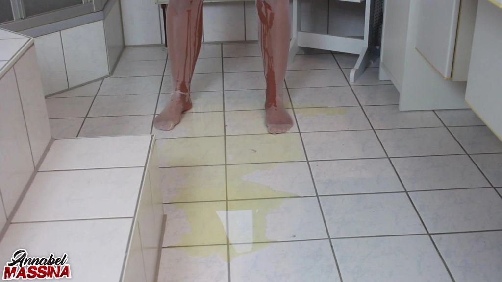 sexy foto nr. 8 von Strumpfhosen XXL Piss