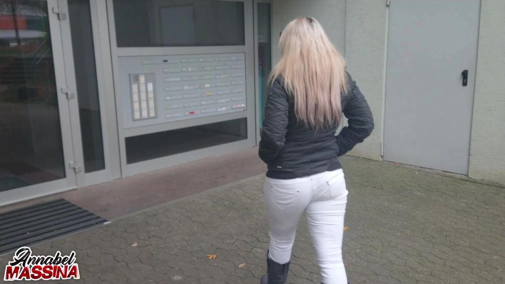 sexy foto nr. 2 von Ich ficke mich durchs gesamte Hochhaus