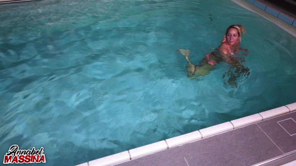 sexy foto nr. 2 von Publicblowjob Spermafresse in der Therme