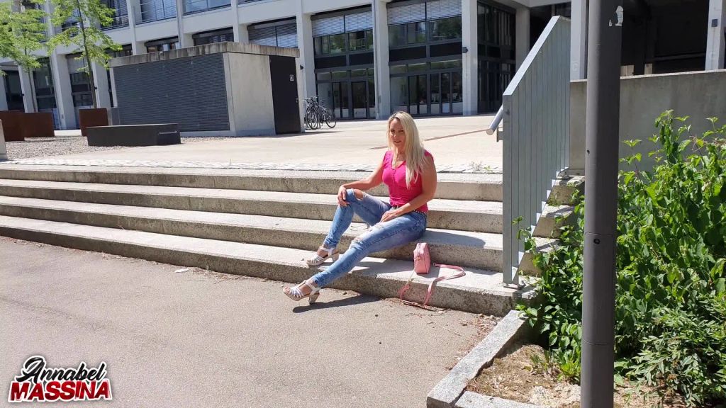 sexy foto nr. 1 von Fickgeile Kollegin treibts mit jedem - Gesichtsbesamung