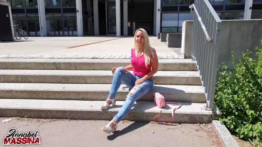 sexy foto nr. 2 von Fickgeile Kollegin treibts mit jedem - Gesichtsbesamung