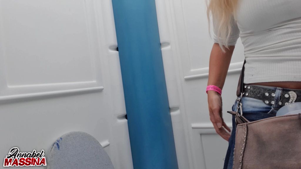 sexy foto nr. 2 von 2x Orgasmus - Das erste mal aufm Dixie Klo