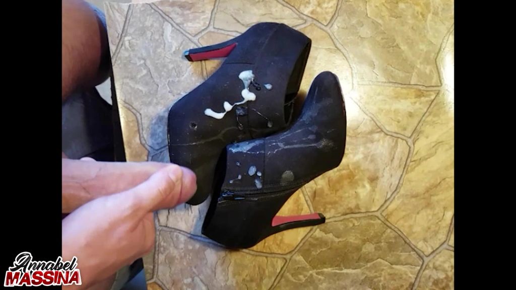 sexy foto nr. 9 von User spritzt 8x auf meine Stiefeletten High Heels