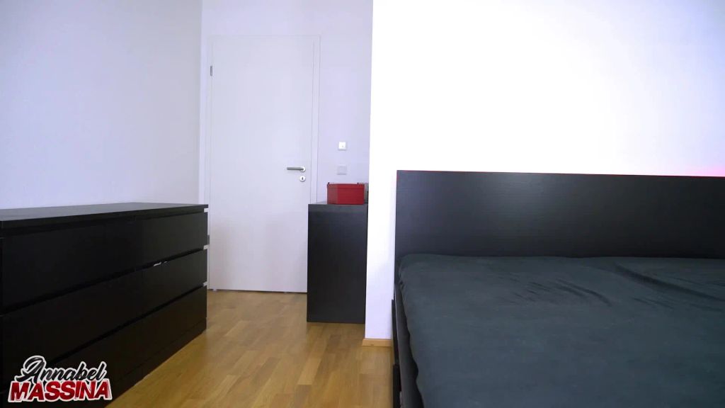 Ficken während im Wohnzimmer Fußball geguckt wird