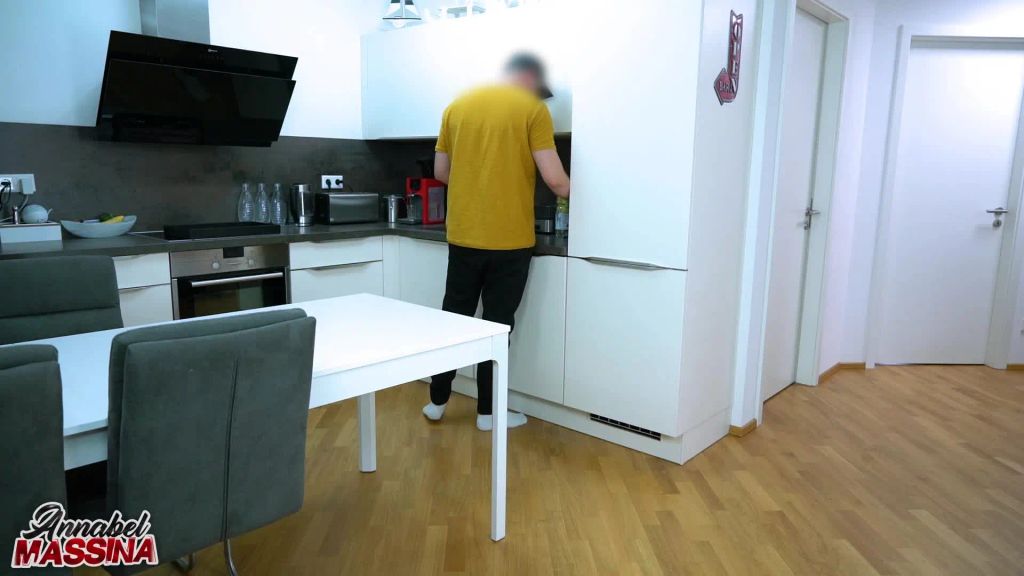 sexy foto nr. 1 von Hardcore Pizza Sexexpress XXL Cumshot auf Stiefel