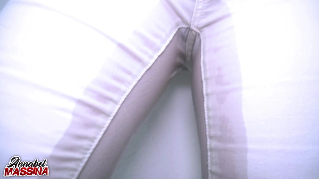 sexy foto nr. 7 von XL Jeanspiss, Pisse trinken, von oben bis unten voller Pisse