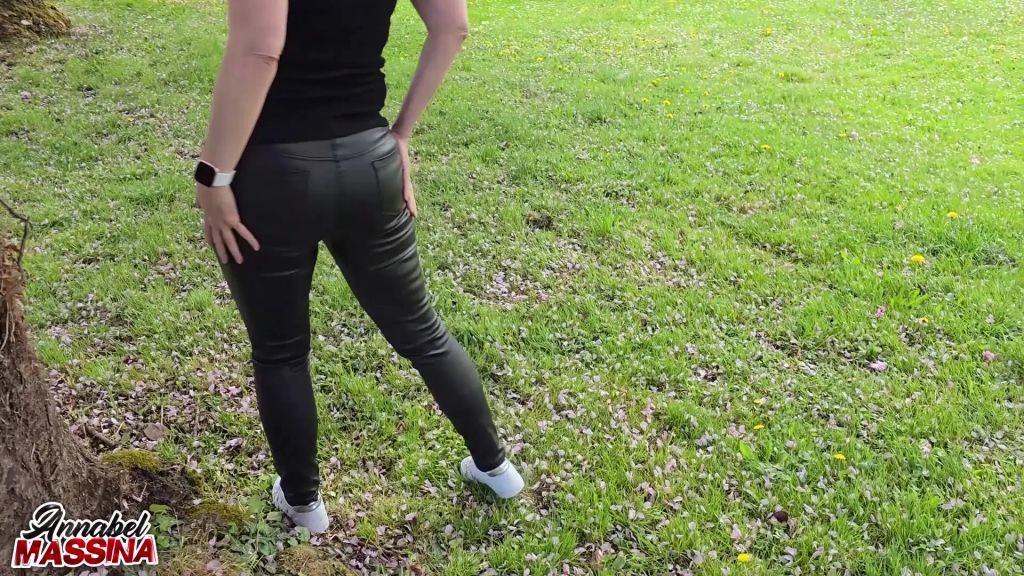 Arschfixierter Fuckboy spritzt auf meinen Leder Arsch - XXXL