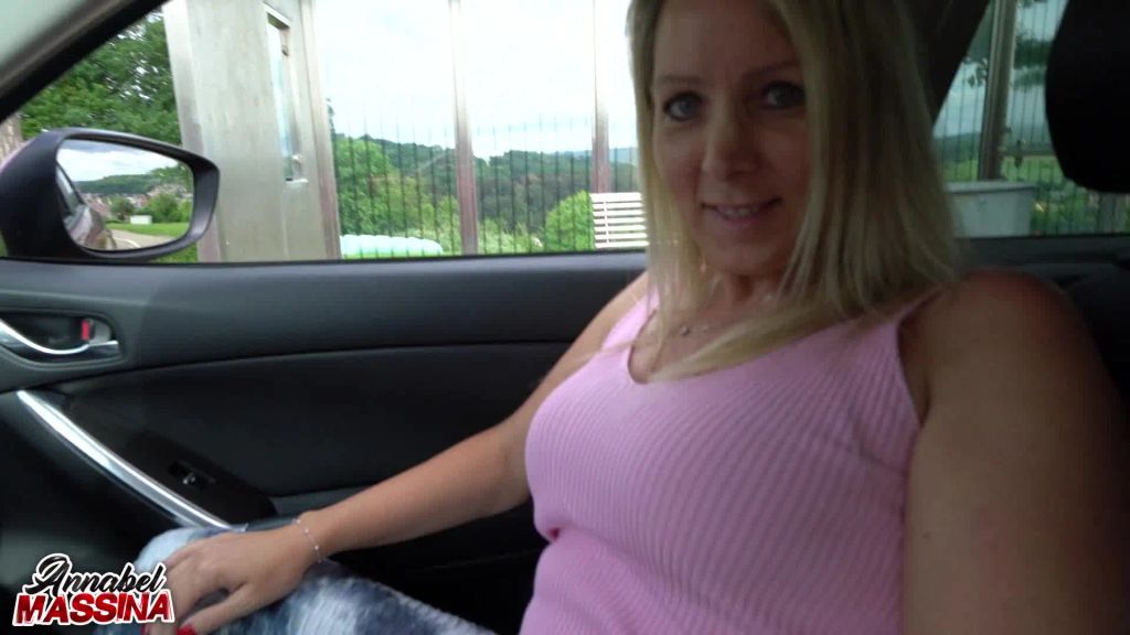 sexy foto nr. 3 von Verficktes Luder wartet am Ortsrand