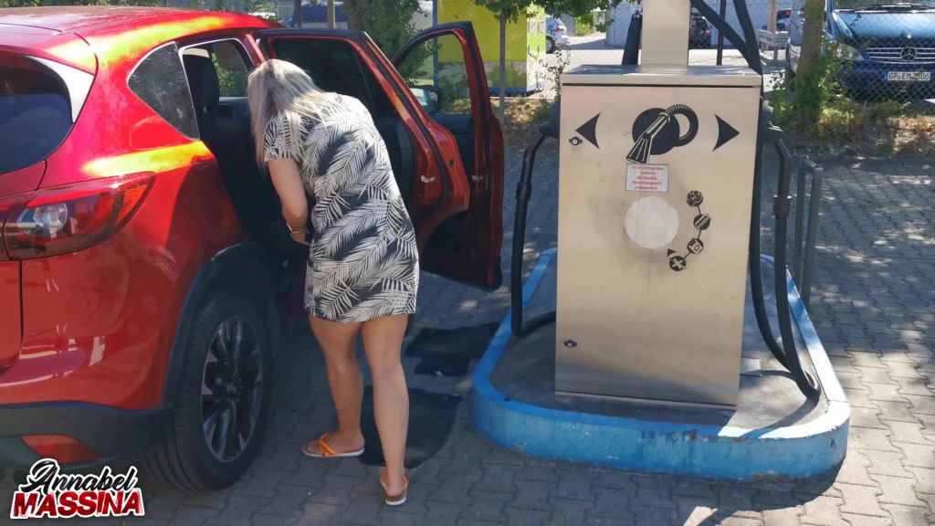 sexy foto nr. 1 von Fremder zum Ficker erzogen