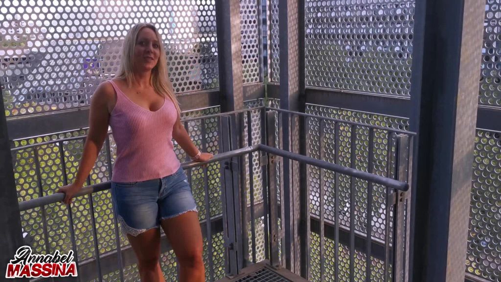 sexy foto nr. 2 von Fickgeile Baustellen Schlampe bumst Maurer durch
