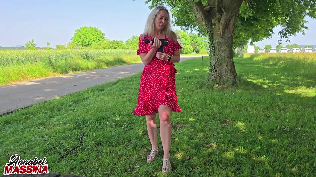 sexy foto nr. 2 von Hardcore Public Orgasmus 12.000 U. für die Milf Fotze
