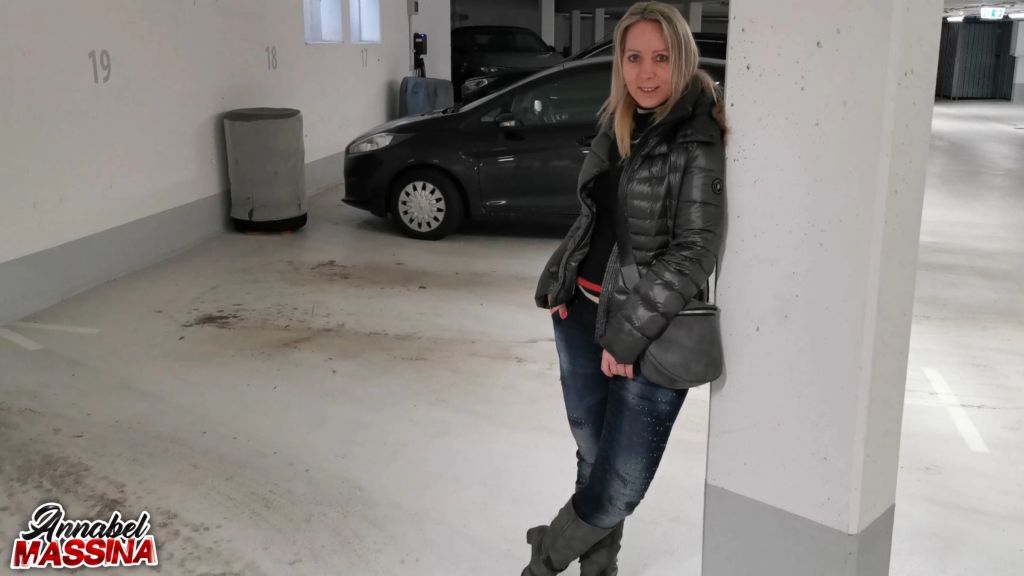 sexy foto nr. 10 von Junior Chef fickt die Fremdgehschlampe