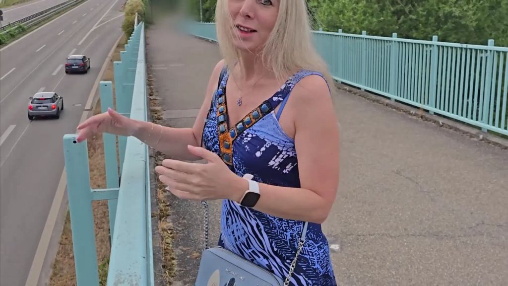 sexy foto nr. 1 von Auslaufende Milf Schlampe geht auf Fickfang mit Sperma Spiel