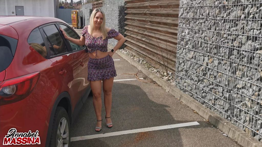 sexy foto nr. 1 von Fickhungrige Dorfschlampe auf Schwanzjagd