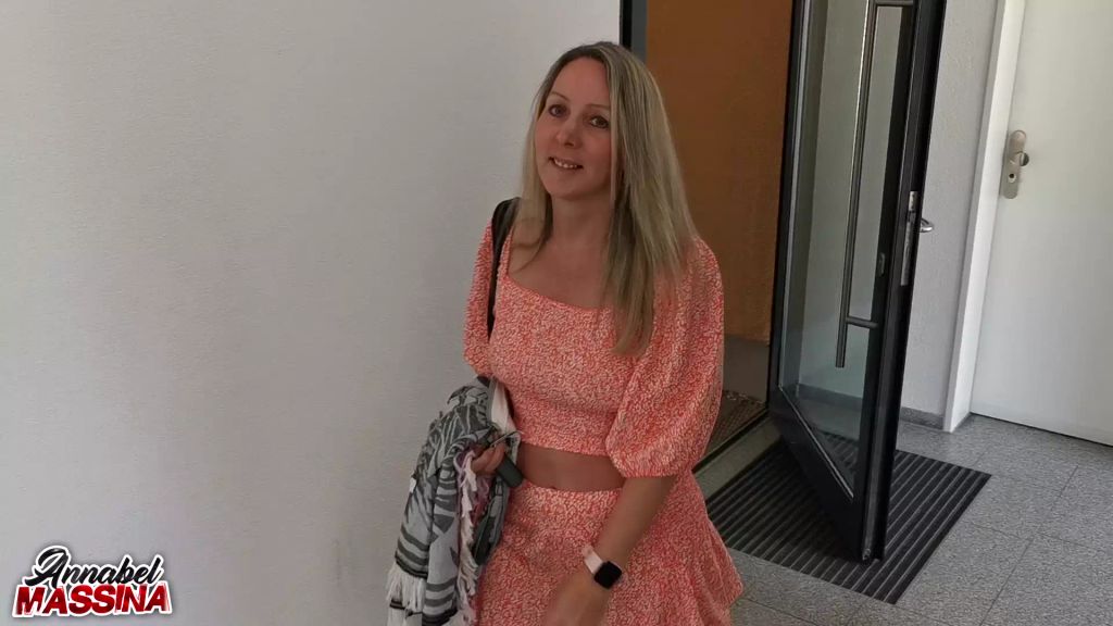 sexy foto nr. 1 von Fickgeilen Nachbar abgeschleppt während seine Frau kocht
