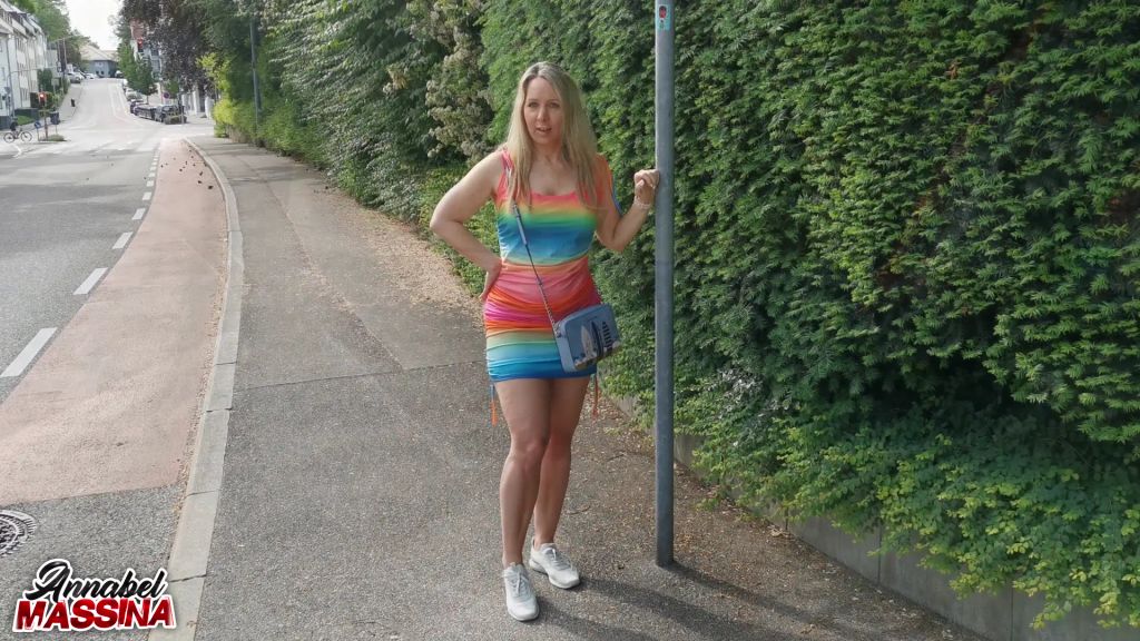 sexy foto nr. 3 von Ferngesteuerte Orgasmuskontrolle durch die Stadt