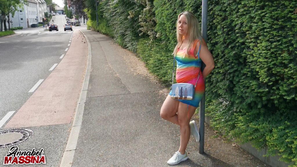 sexy foto nr. 4 von Ferngesteuerte Orgasmuskontrolle durch die Stadt