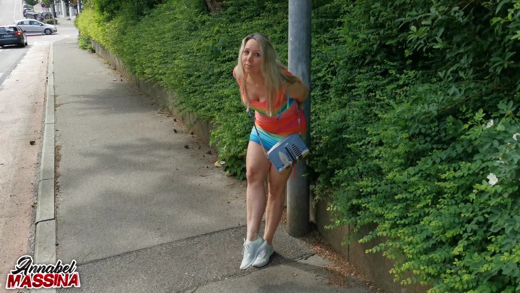 sexy foto nr. 7 von Ferngesteuerte Orgasmuskontrolle durch die Stadt