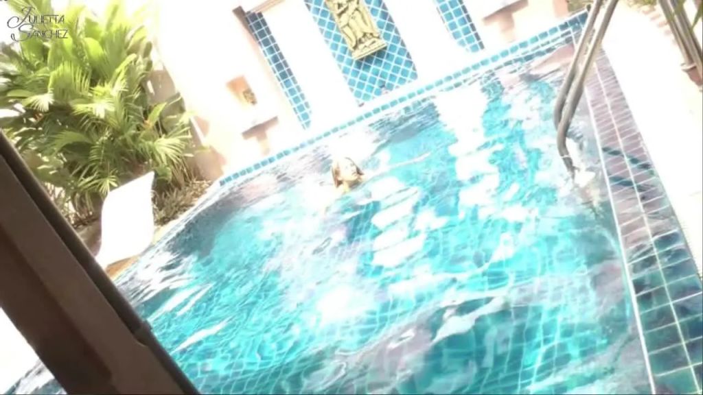 sexy foto nr. 1 von Riskant - Anal-Quicky am Hotelpool