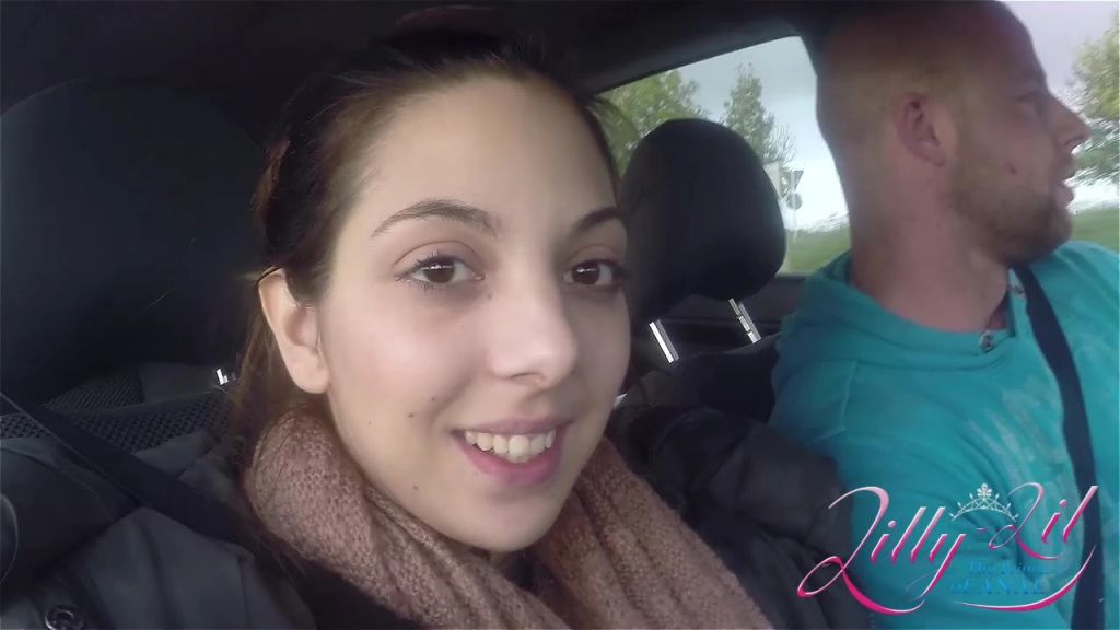 sexy foto nr. 2 von Blow und Handjob waehrend der Fahrt macht Spass