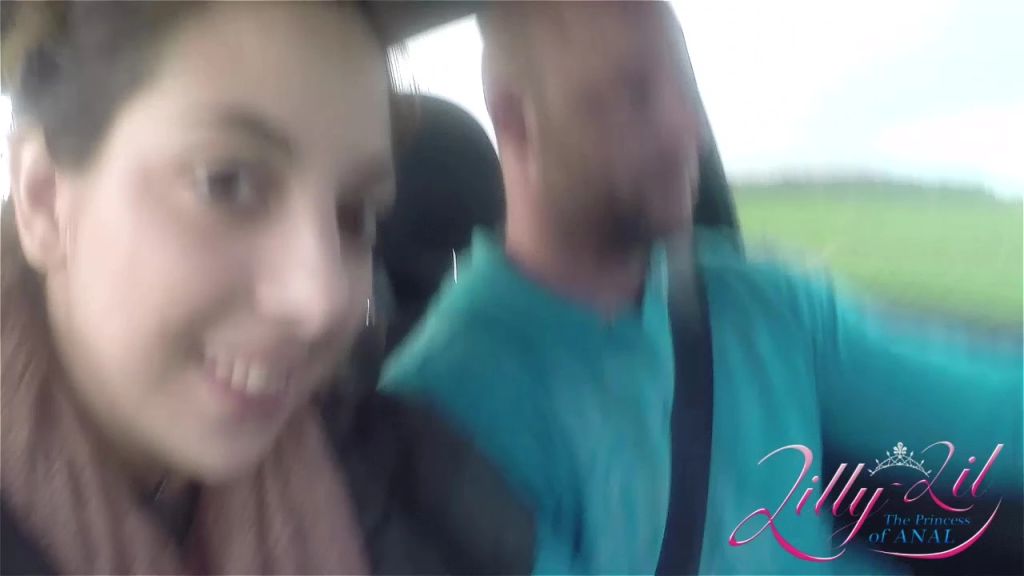 sexy foto nr. 3 von Blow und Handjob waehrend der Fahrt macht Spass