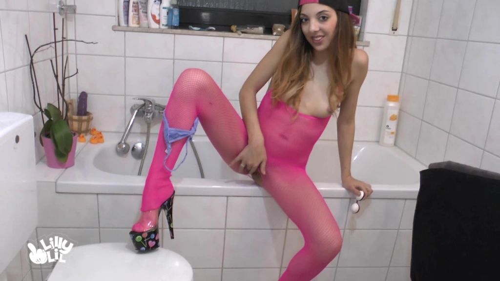 sexy foto nr. 6 von Catsuit Bitch mit Liebeskugeln -Türchen Nr.14