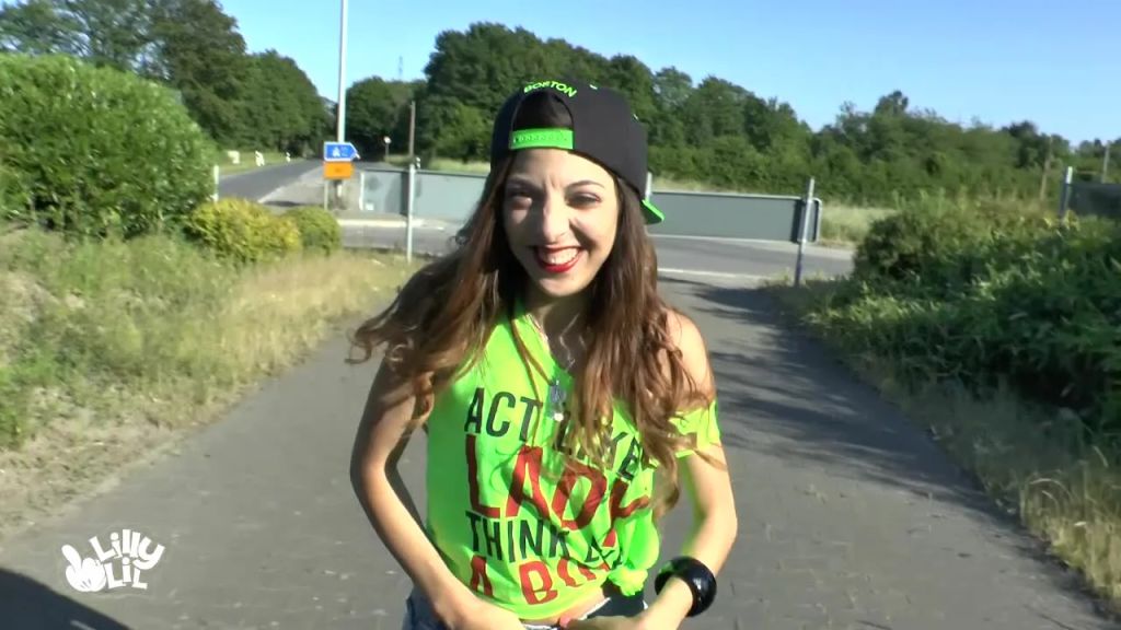 sexy foto nr. 5 von Squirty Piss - Outdoor spritz!!!