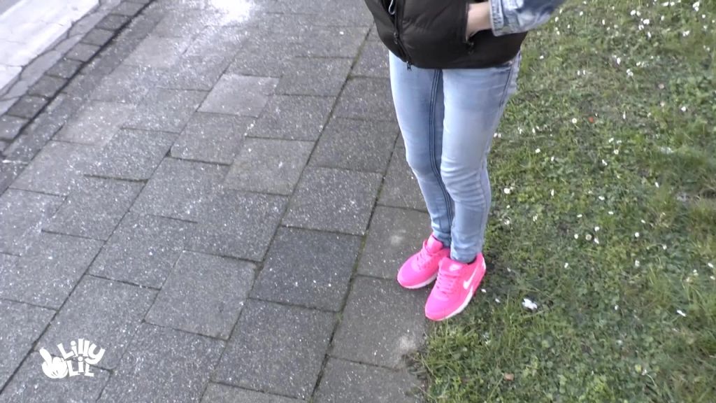 sexy foto nr. 6 von PUBLIC PISS ESKALATION - Mehr Public geht nicht!