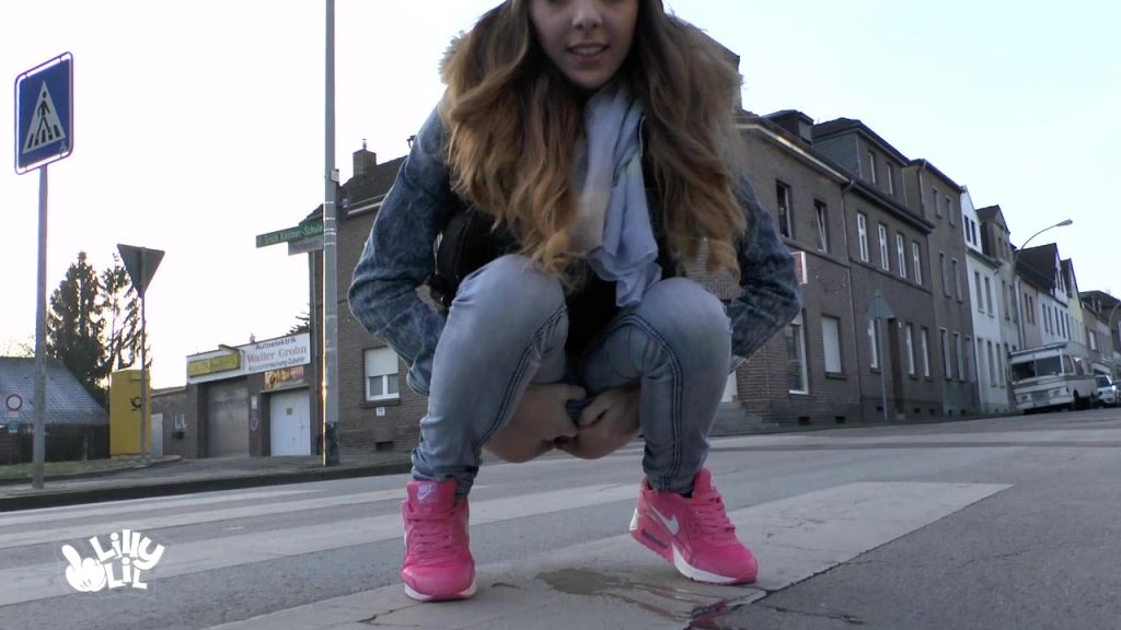 sexy foto nr. 9 von PUBLIC PISS ESKALATION - Mehr Public geht nicht!