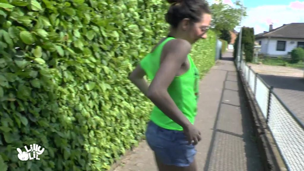 sexy foto nr. 6 von Pipi Fleck an der Bushalte :D