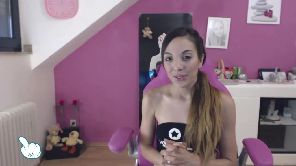 sexy foto nr. 2 von Lilly Lil Welcome Clip