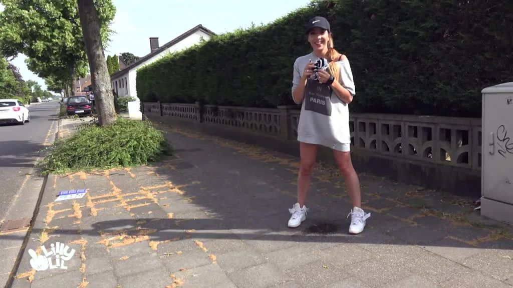 sexy foto nr. 10 von Street Piss - Einfach mal laufen lassen
