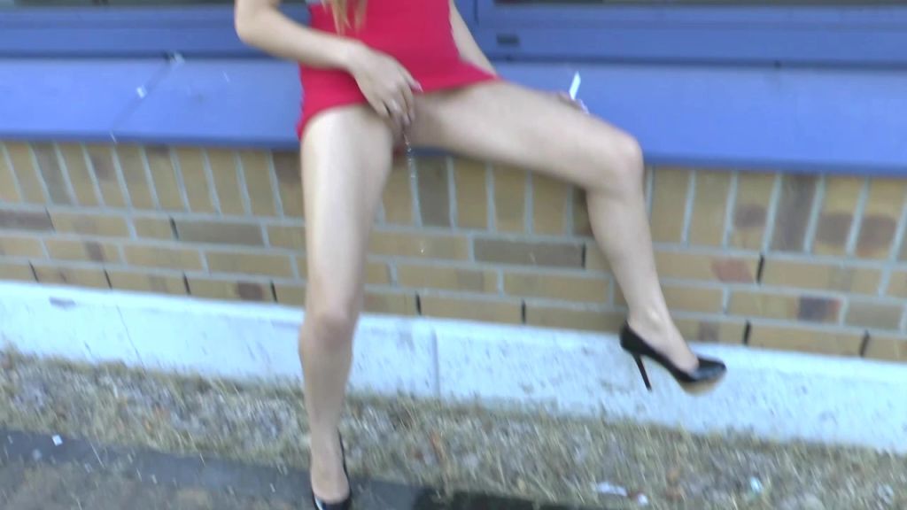 sexy foto nr. 10 von Kleine Pausenhofgeschaefte Pipi fuer dich