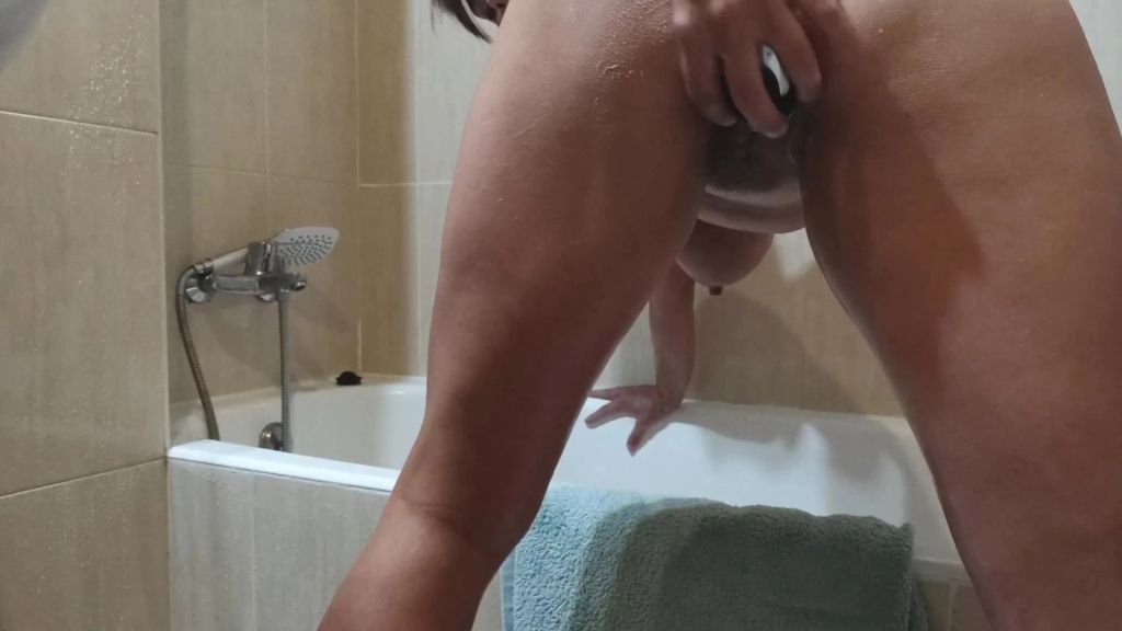 sexy foto nr. 9 von Duschvideo: Einseifen und Masturbieren im Badezimmer