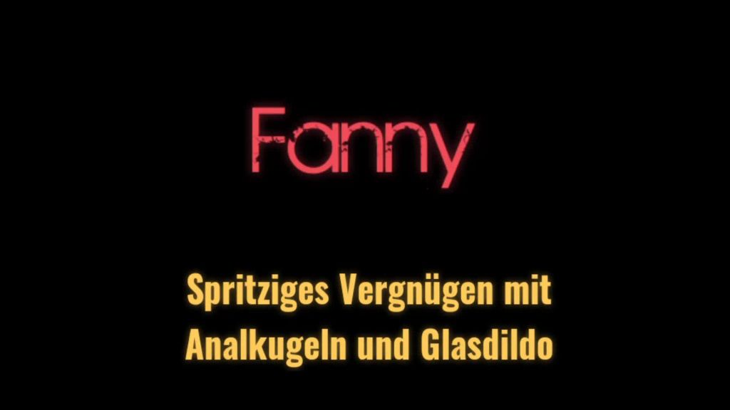 Spritziges Vergnügen mit Analkugeln und Glasdildo