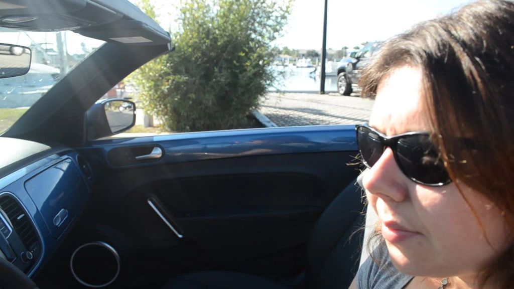 sexy foto nr. 3 von Vicky im Cabrio