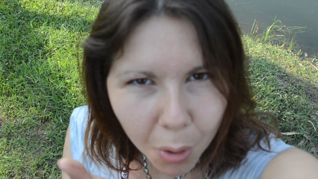 sexy foto nr. 1 von Vicky am Fluss